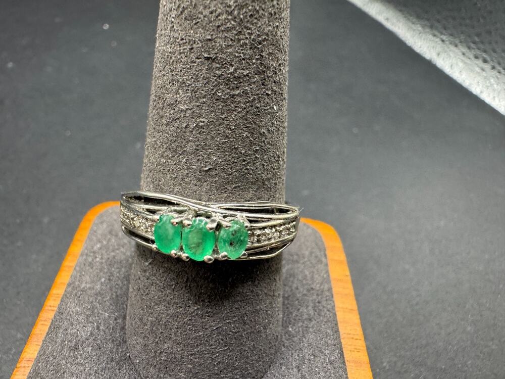 D'Joy Signed 925 Sterling Silver Green Emerald Three Stone Ring Size 10